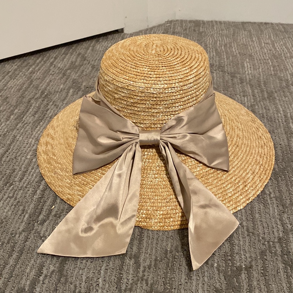 Adjustable straw hat